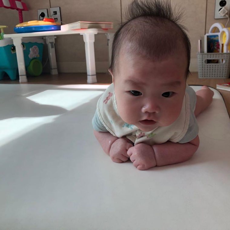 백일 아기가 벌써 뒤집어요, 이른 뒤집기와 꼭 챙길 수면 안전